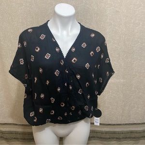 Amuse Society Women Black Large India Cross Chest Top